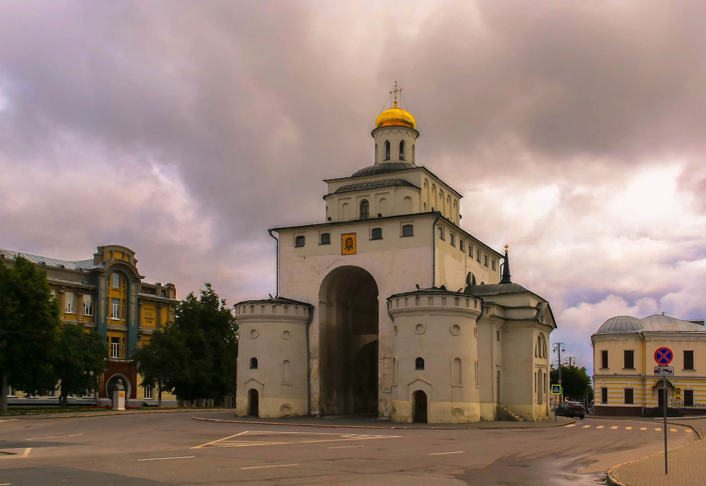 Церковь золотые ворота во владимире. Золотые ворота во Владимире 12 век. Золотые ворота во Владимире 1158-1164.