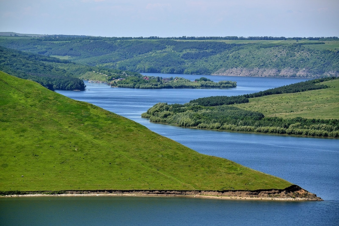 Большинство рек. Бакота Украина. Река Днестр Украина. Речка Днестр Украина. Река Днестр фото.