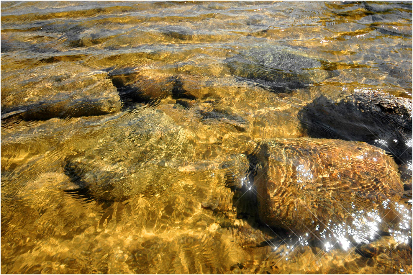 Онежское озеро вода. Онежская вода. Онежское озеро под водой фото.