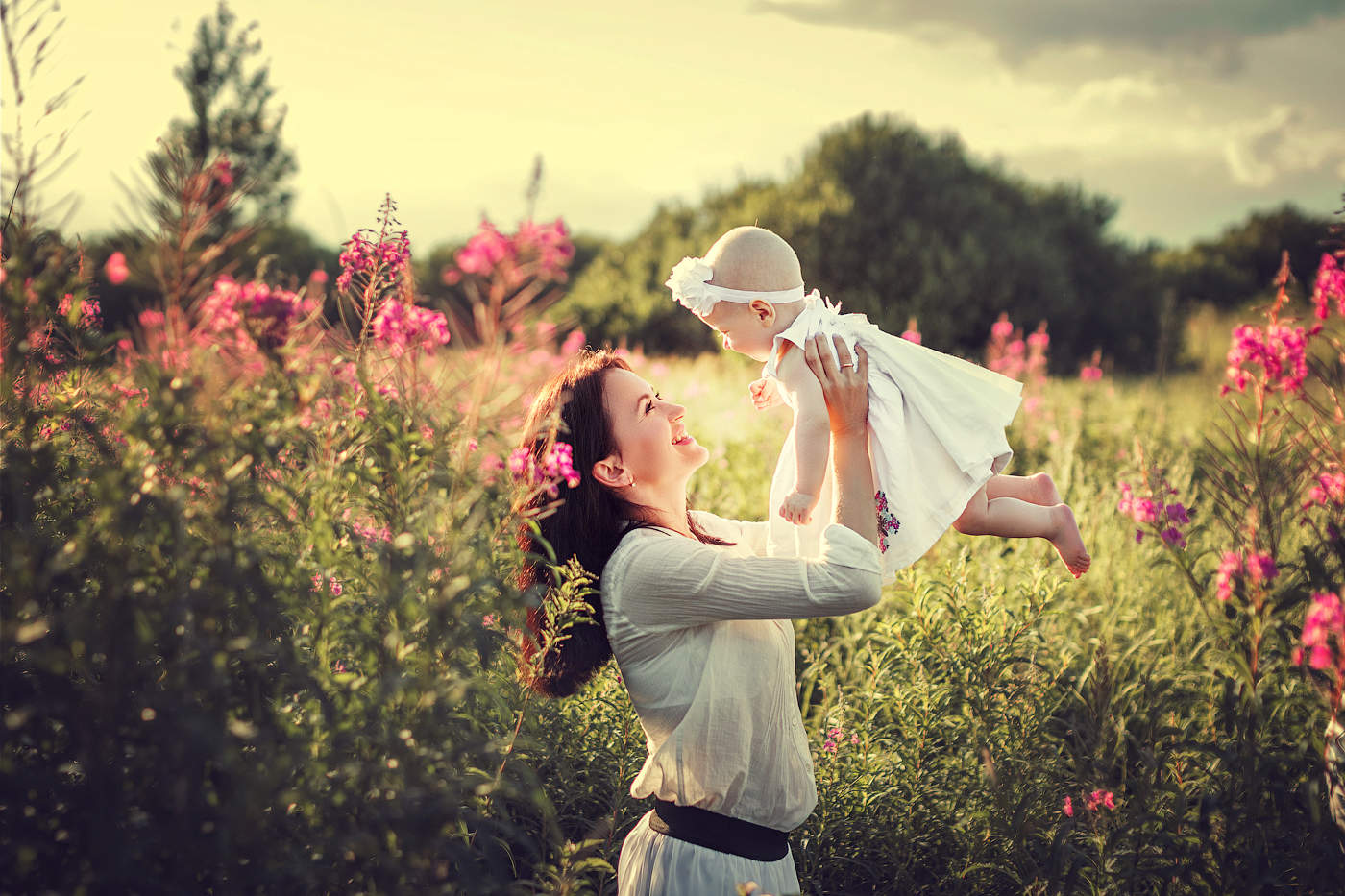 Семейная радость цветок. Девичья радость фото. Мамина радость на летном поле. Девичьи радости фото коллаж.