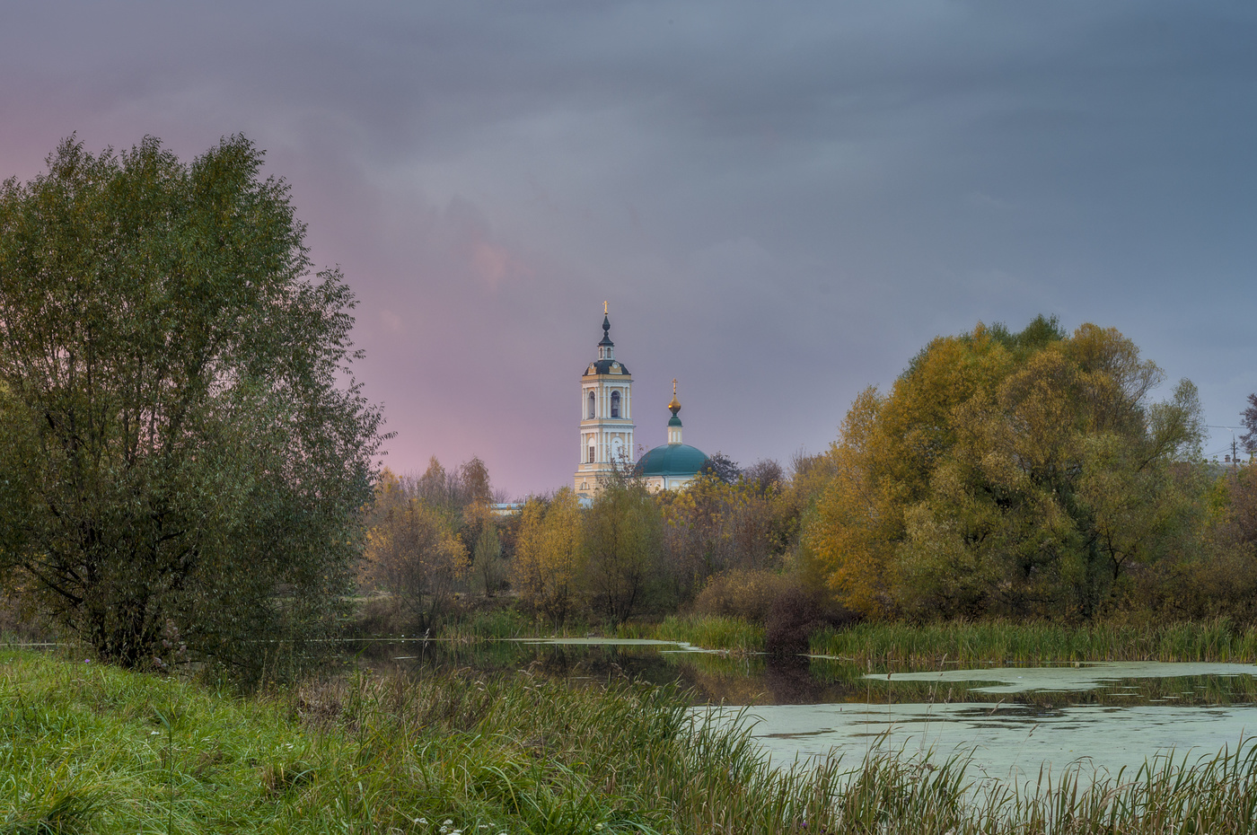 Осень храм Коломна