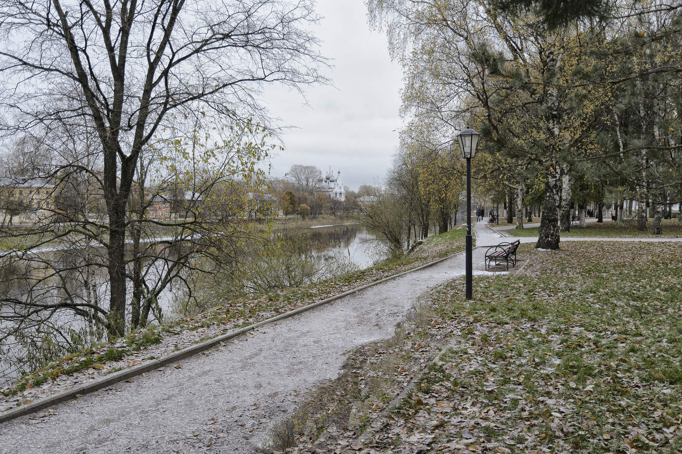 Конец октября картинки. Осень река Вологда. Вологда в октябре. Вологда река осенью. Осень город Вологда.