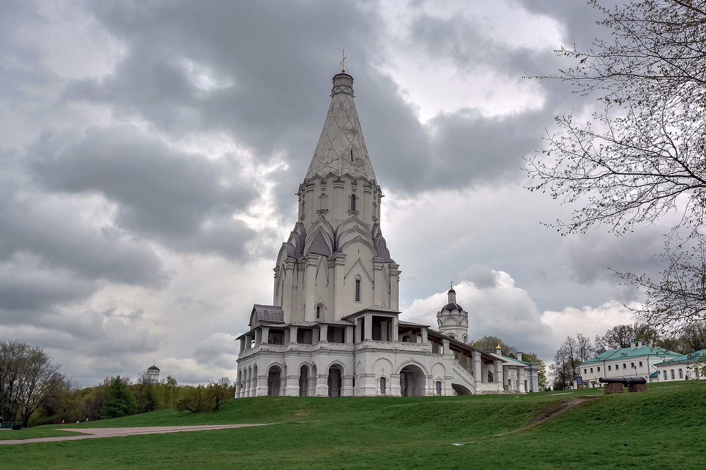 Церковь в коломенском относится к. Храм Вознесения в Коломенском. Церковь Вознесения в Коломенском 1532 г. Церковь Вознесения в селе Коломенское. Церковь Вознесения Господня в Коломенск.