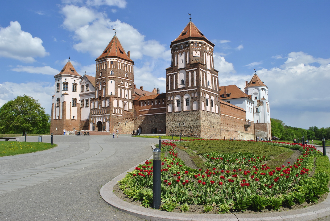 Мирский. Мирский замково-парковый комплекс. Мирский замок, мир, Беларусь. Замковый комплекс мир Беларусь. Мирный замок Беларусь.