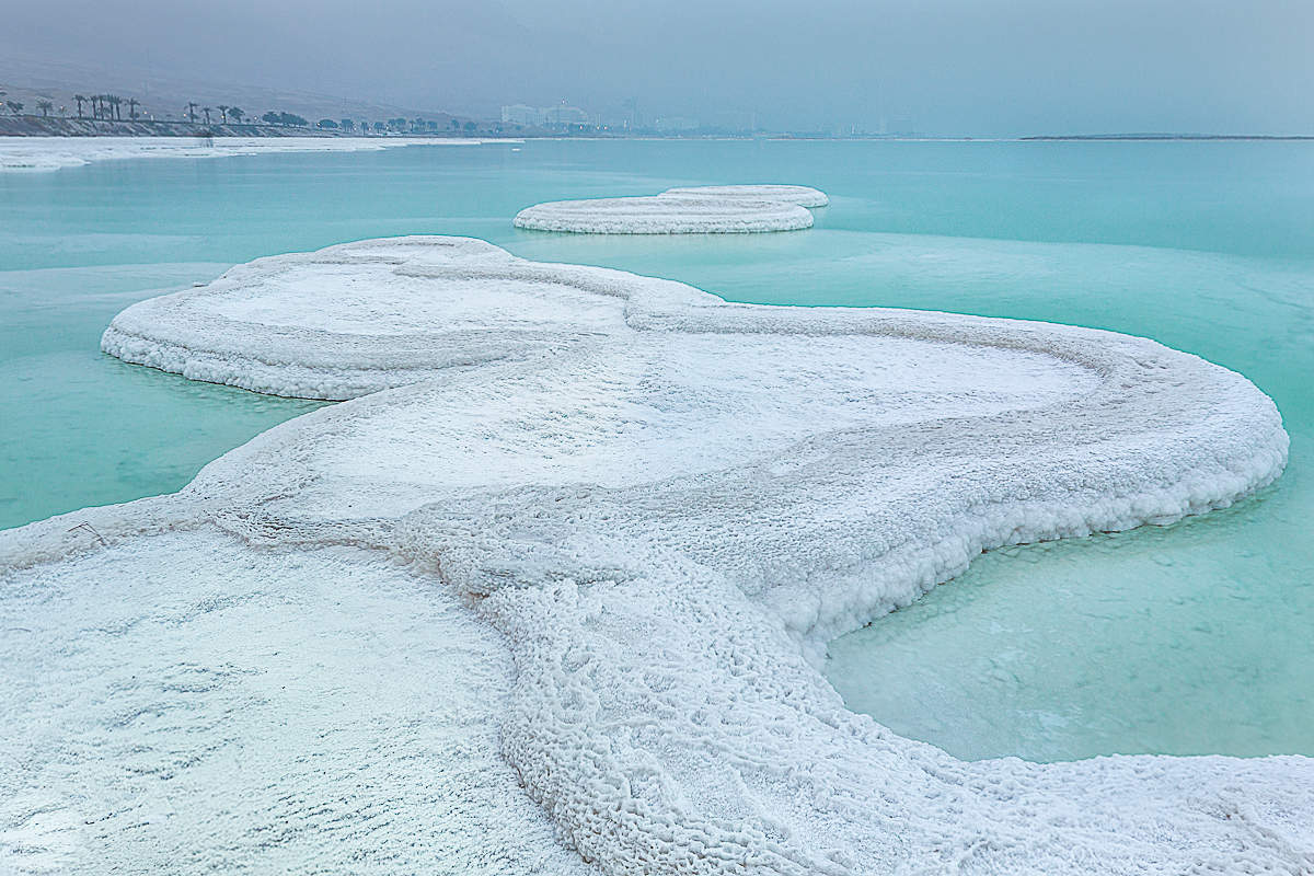 Морская вода соли. Соль мёртвого моря. Соленое море. Солевое море.