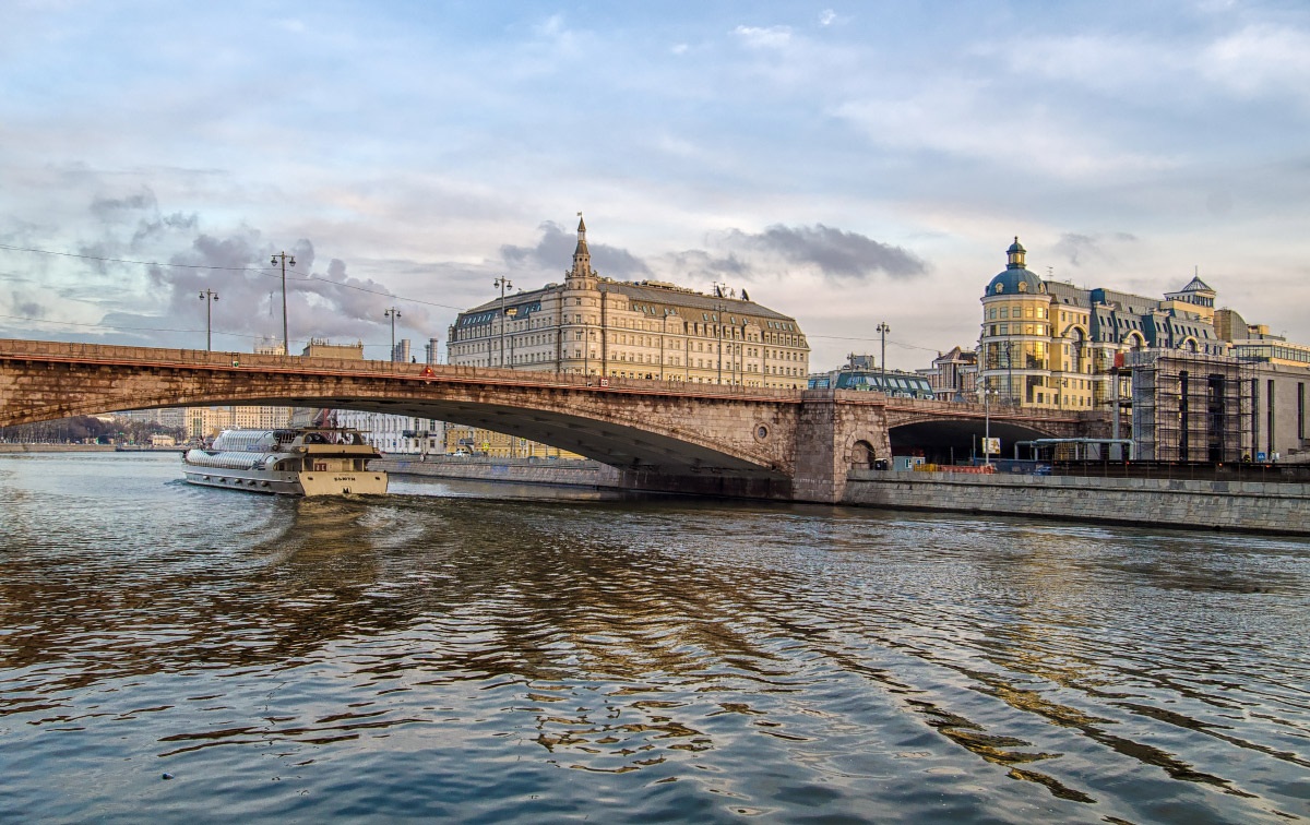 7 мостов в москве. Большой Москворецкий мост. Замоскворецкий мост в Москве. Щусев Москворецкий мост. Малый Москворецкий МСТ (Москва).