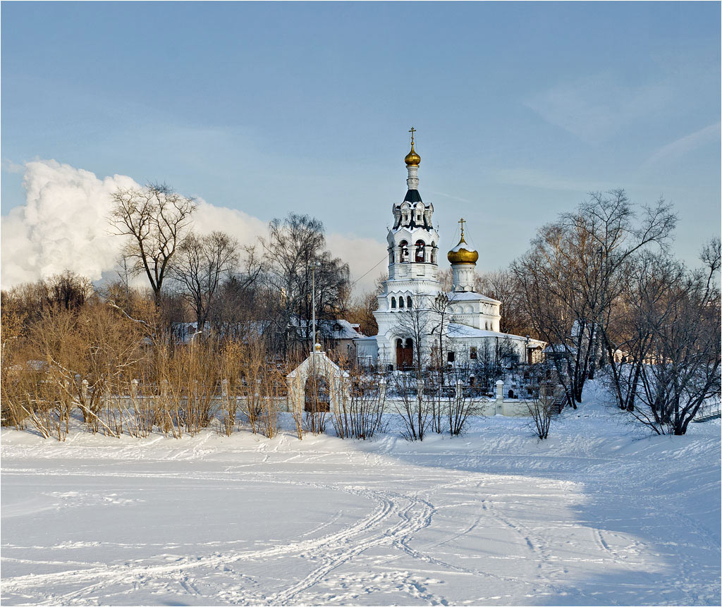 Черкизовская церковь москва. Храм Илии пророка в Черкизове. Ильинская Церковь на Черкизовской. Церковь Ильи пророка на Черкизовской. Церковь Ильи пророка в Черкизово Москва.