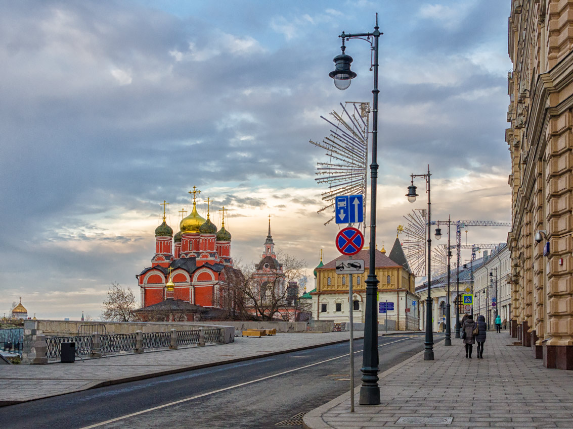 Улица варварка. Варварка в Москве. Улица Варварка достопримечательности. Китай-город и улица Варварка.