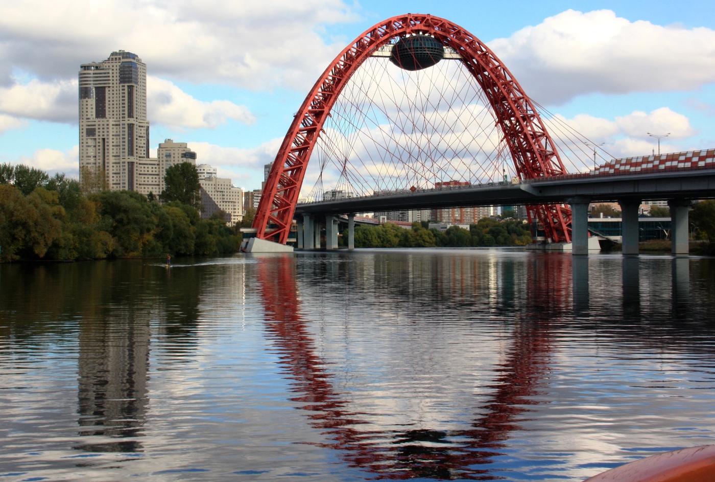 Most москва. Серебряный Бор мост арка. Вантовый мост в Москве.