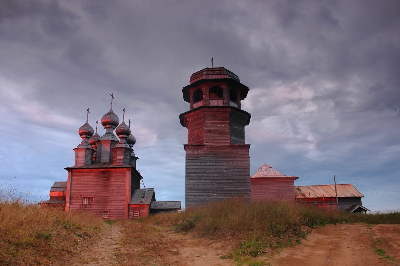 Ворзогоры архангельская область. Деревня Ворзогоры Онежский район. Село Ворзогоры Архангельская. Церковь Никольская Ворзогоры. Село возрогоры Архангельской области.