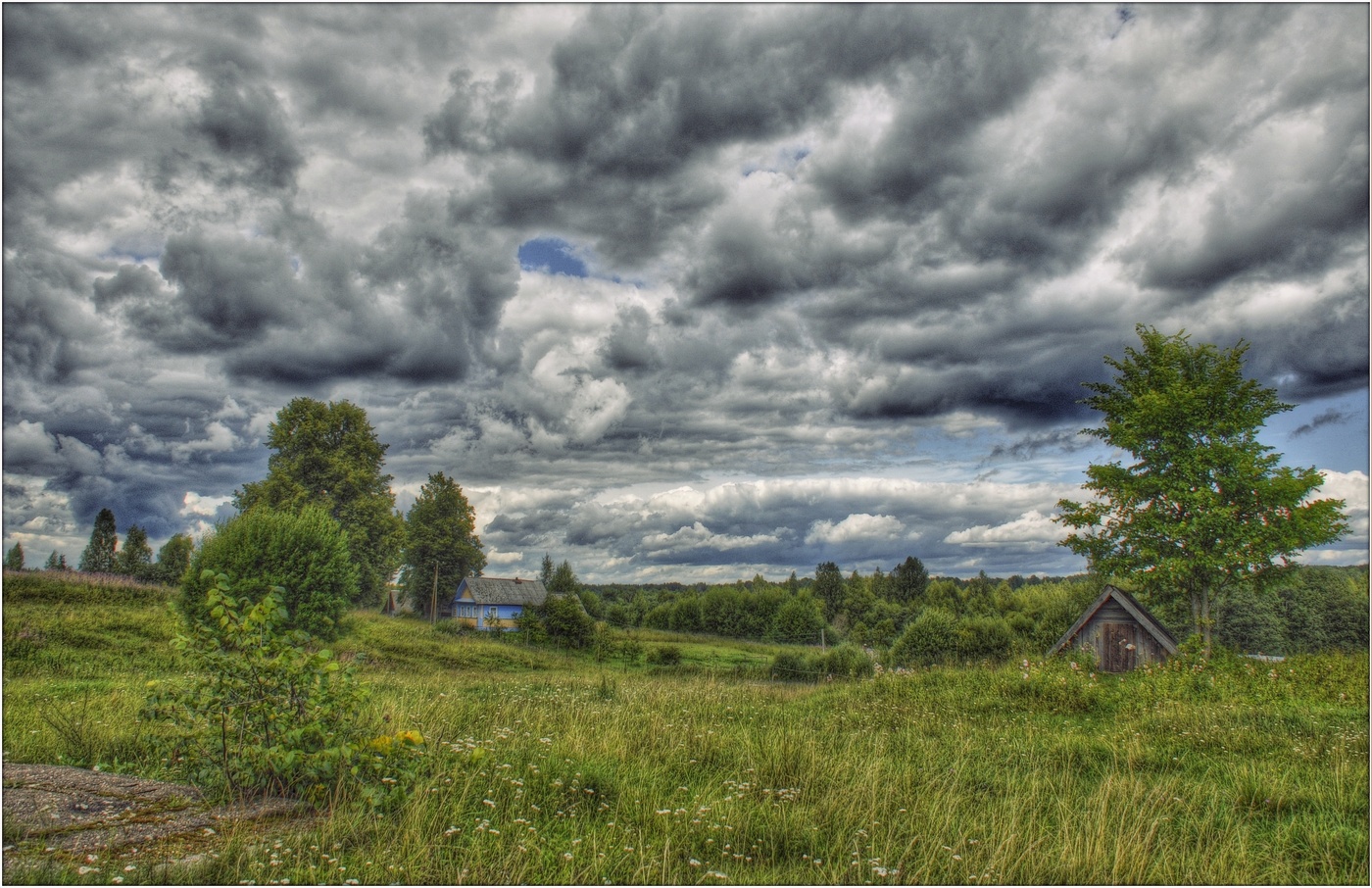 Деревня у реки. Летнее утро в деревне. Деревня свежий воздух. Русская деревня глубинка лето. Утренний пейзаж деревня герасимов.
