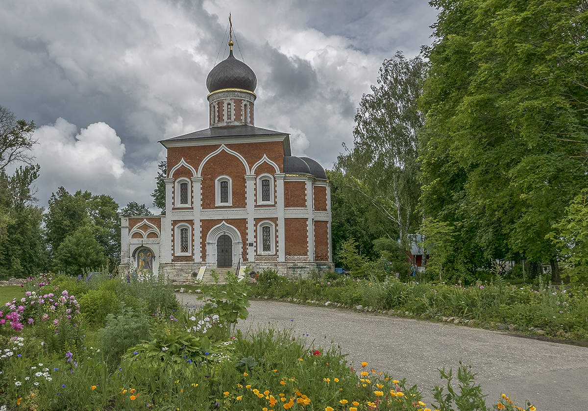 Церковь в можайске. Петропавловский храм Можайск гравюра.
