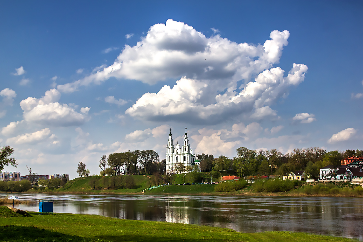 Полоцк. Полоцкая Двина. Полоцк Весна. Полоцк панорама города.