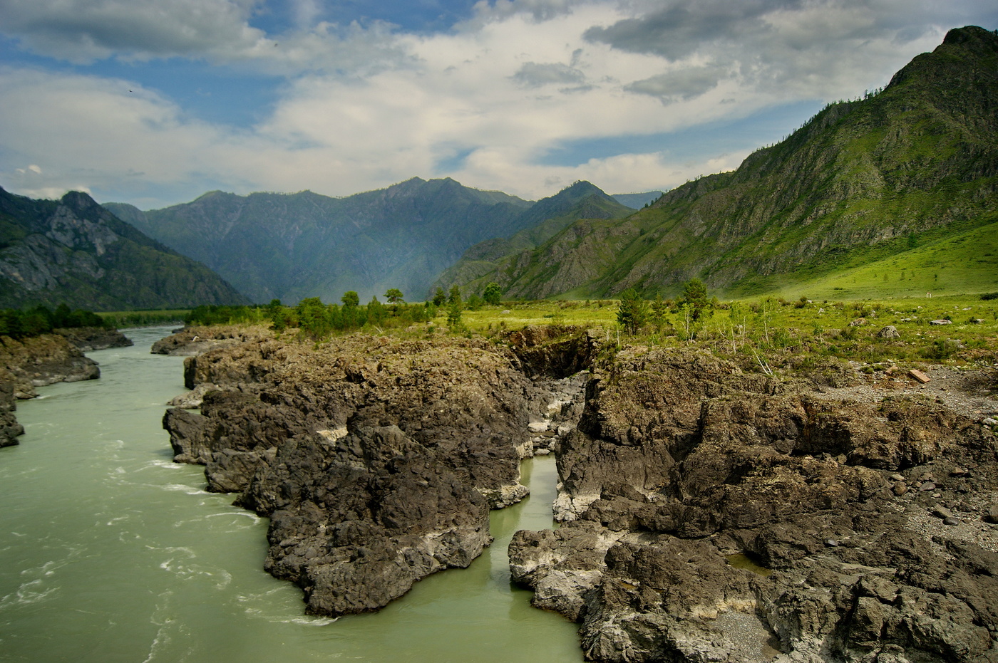 Алтай в августе. Алтай в августе фото. Август река. Алтай в августе отзывы.
