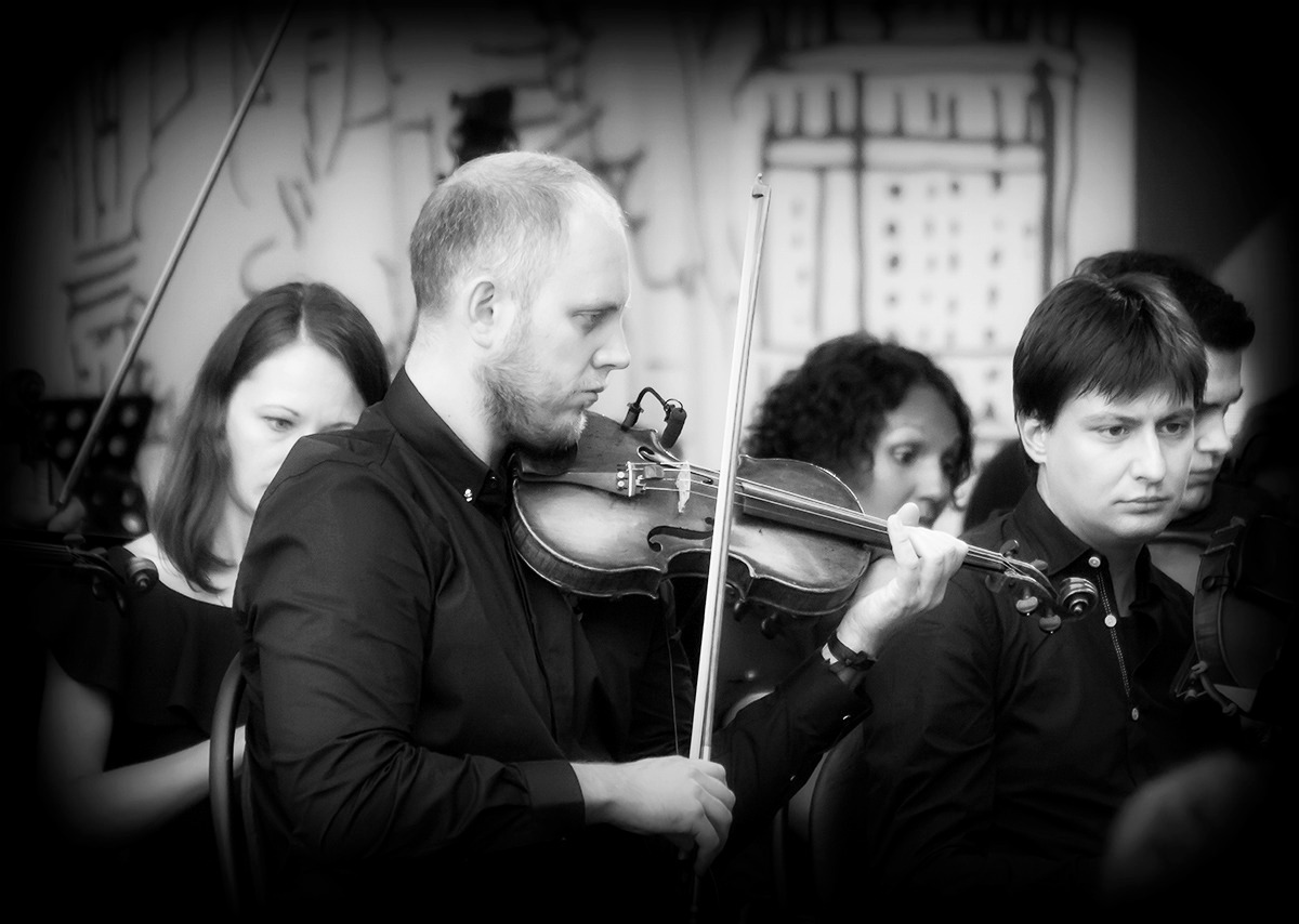 сергей скрипка. мариинский симфонический оркестр скрипач. первая скрипка 5 букв. первая скрипка мультфильм. юрий янкелевич скрипач.