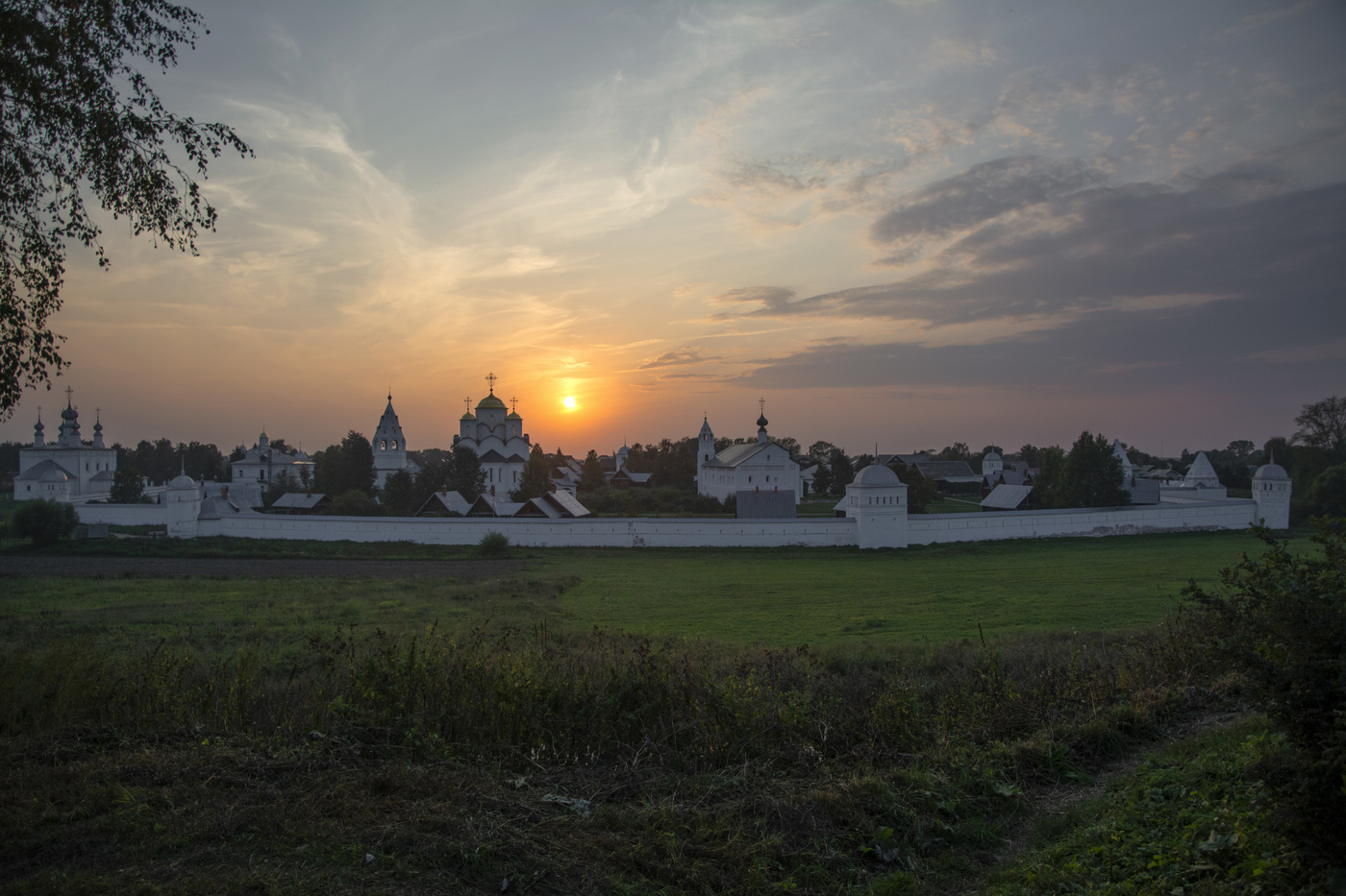 автору суздаль. входоиерусалимская церковь суздаль. вознесенская церковь суздаль. автору суздаль. покровский монастырь суздаль закат.