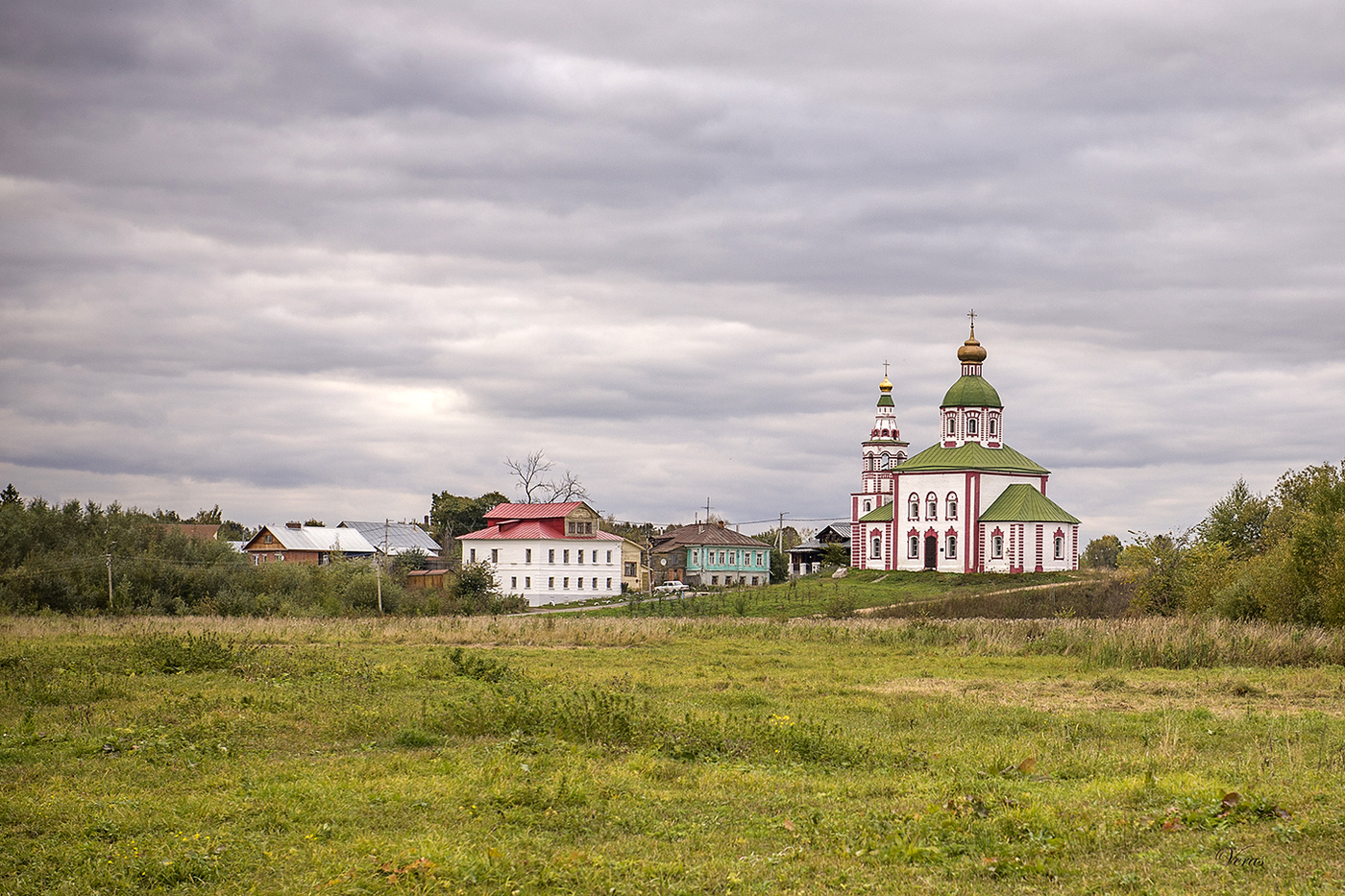 суздаль зимой улицы. суздаль город. весенний суздаль. суздаль картинки. суздаль вечером вертикальное фото.