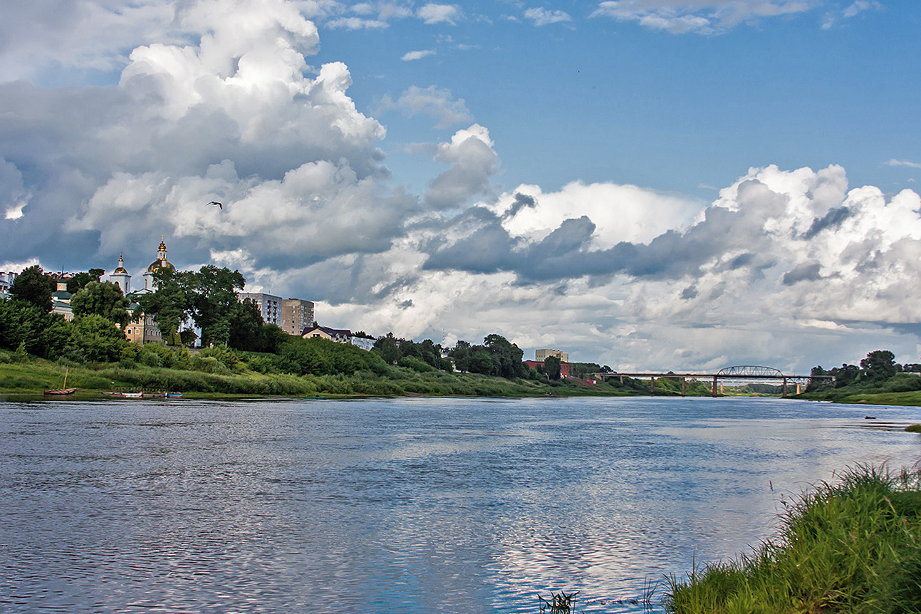Река западная двина. Зап.Двина река Полоцк. Западная Двина Полоцк. Западная Двина река. Река Западная Двина в Полоцке Беларусь.