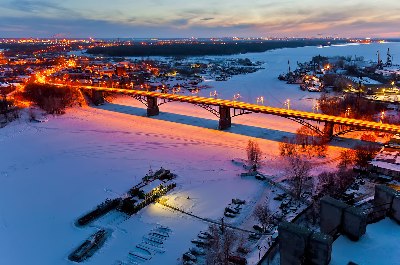 Самара декабрь. Самара река Волга зима. Самара Волга мост. Самара река Волга с моста. Река Волга зимой Самара.