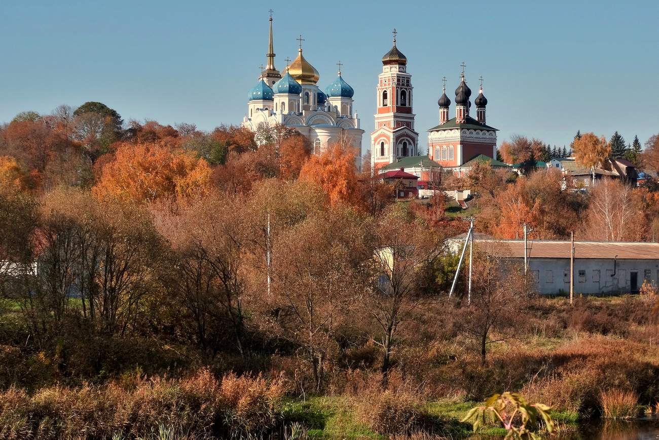 Болхов. Река Нугрь в Болхове. Болхов собор. Болхов осенью. Болхов осень.