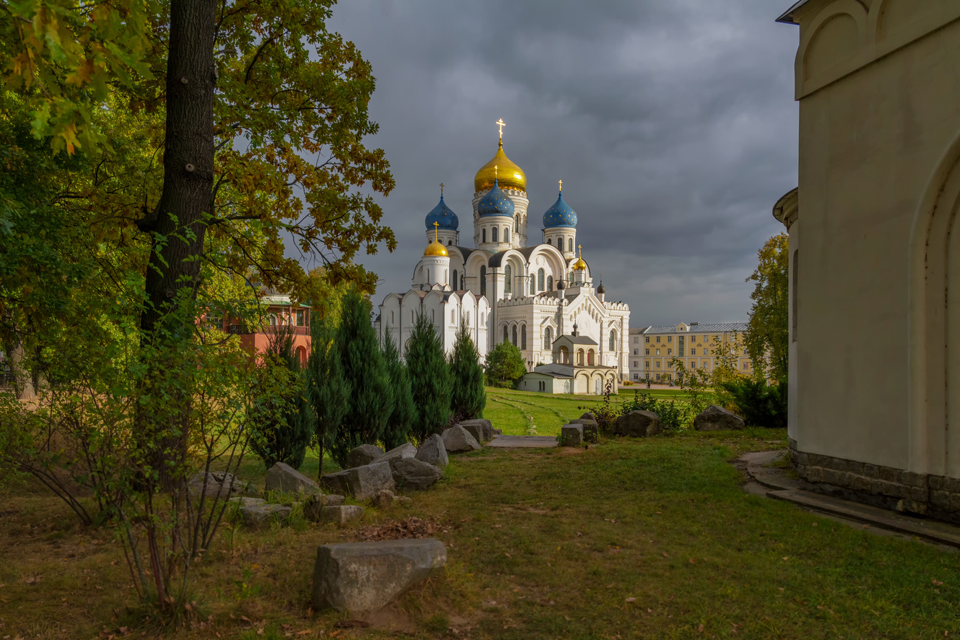 Угрешский монастырь московской