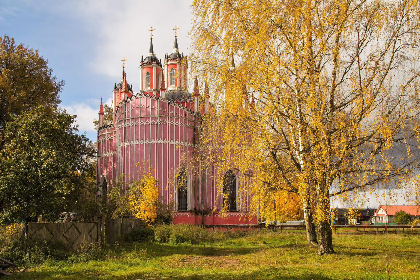 Красное тверская область. Храм село красное Старицкий район. Храм Преображения Господня село красное. Храм Преображения Господня в селе красное Старицкого района. Храм Преображения Господня красное Тверская область.