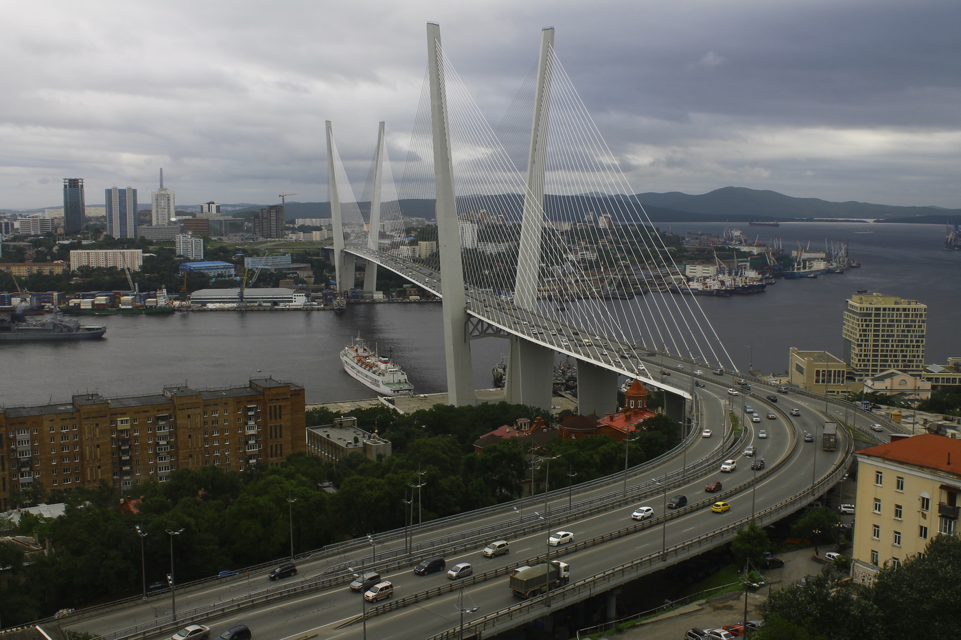 Владивосток без. Золотой мост Приморский край. Золотой мост, Владивосток (2012). Приморский край Владивосток мост. Вид на золотой мост Владивосток.