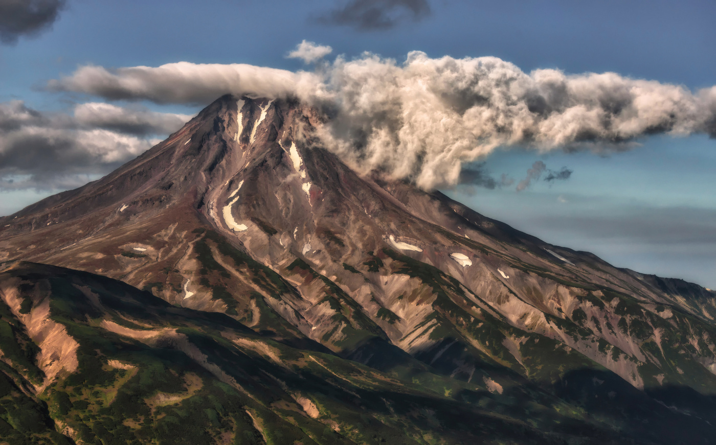 Самый древний вулкан. Вулканы Камчатки. Вилючинский вулкан Камчатка. Вулкан Толбачик. Потухшие вулканы Камчатки.
