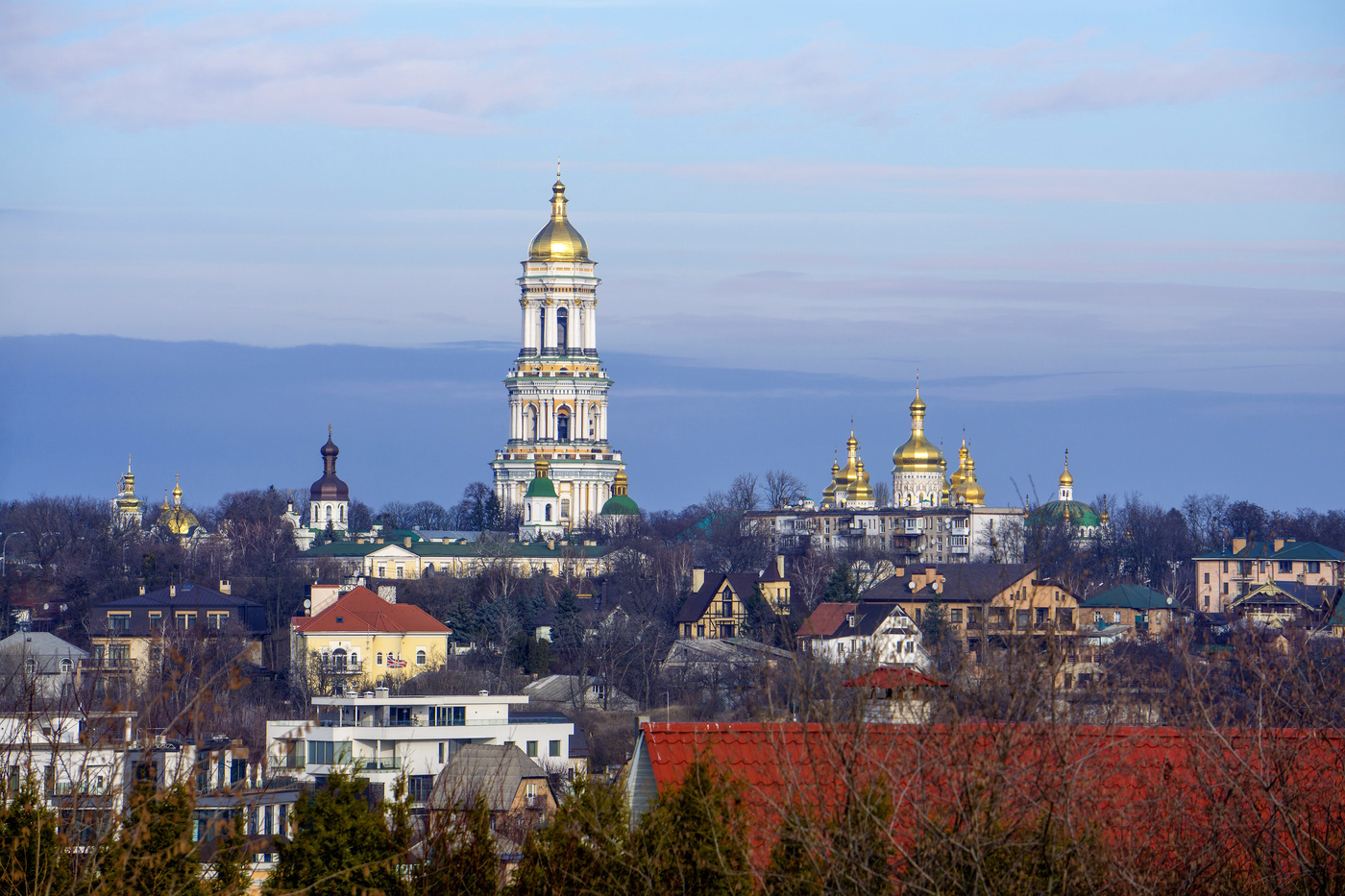 Печерская лавра фото. Киево Печерская Лавра город. Киево Печерская Лавра пейзаж. Киево-Печерская Лавра вид сверху. Современный вид на Киево-Печорский монастырь.