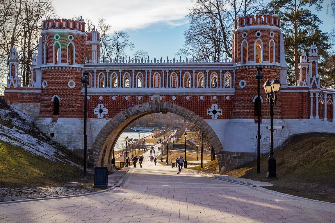 Парк царицыно. Парк Царицыно набережная. Чуррос в парке Царицыно.