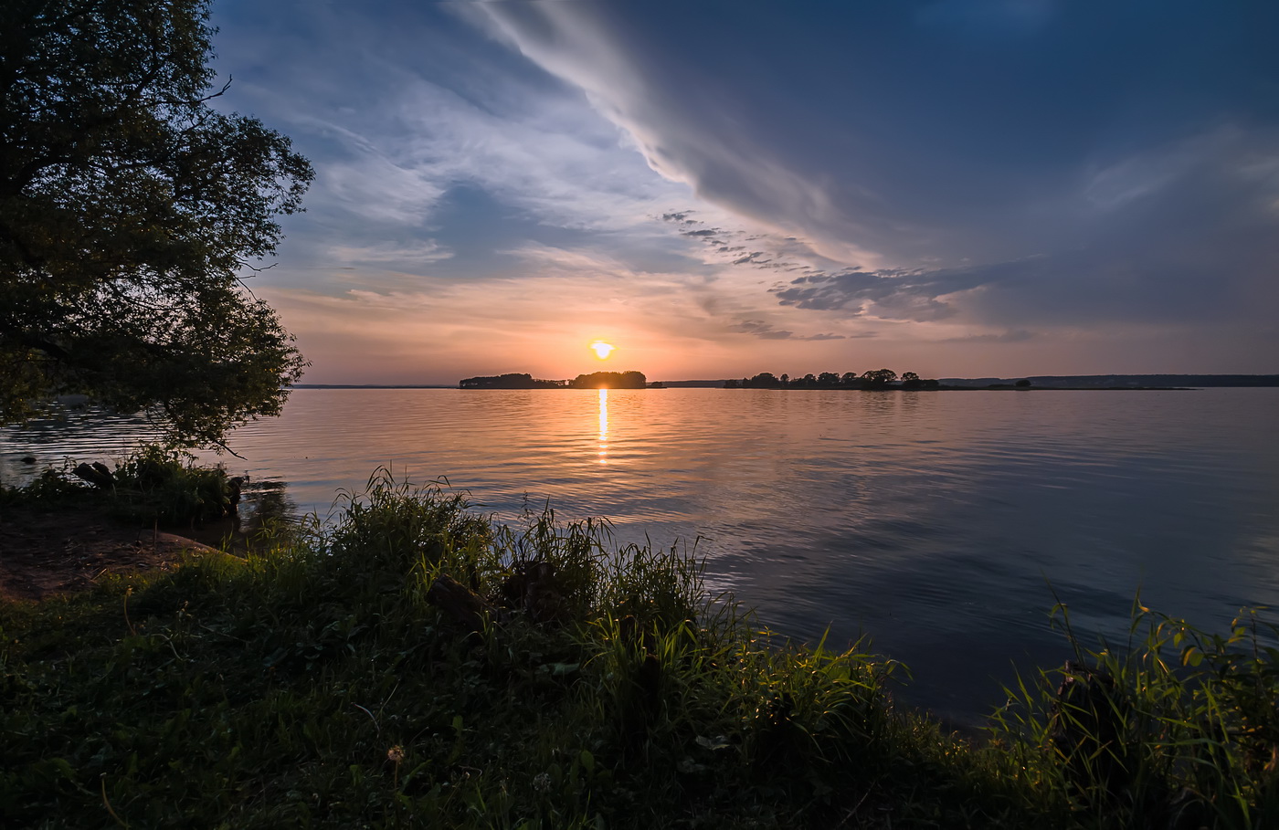 Минском море. Заславское водохранилище. Заславское вдхр. Минское море площадь. Закат Беларусь.