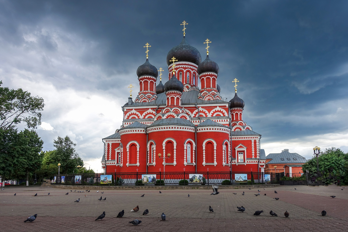 Воскресенский храм. Воскресенский собор в Борисове. Воскресенский собор, Воскресенский.. Воскресенский собор Архитектор. Свято-Воскресенский собор в Борисове фото.