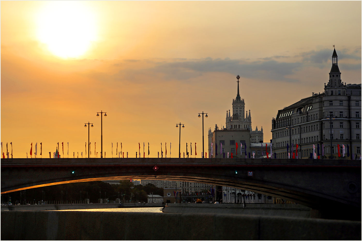 5 утра фото. Москва в 4 часа утра.