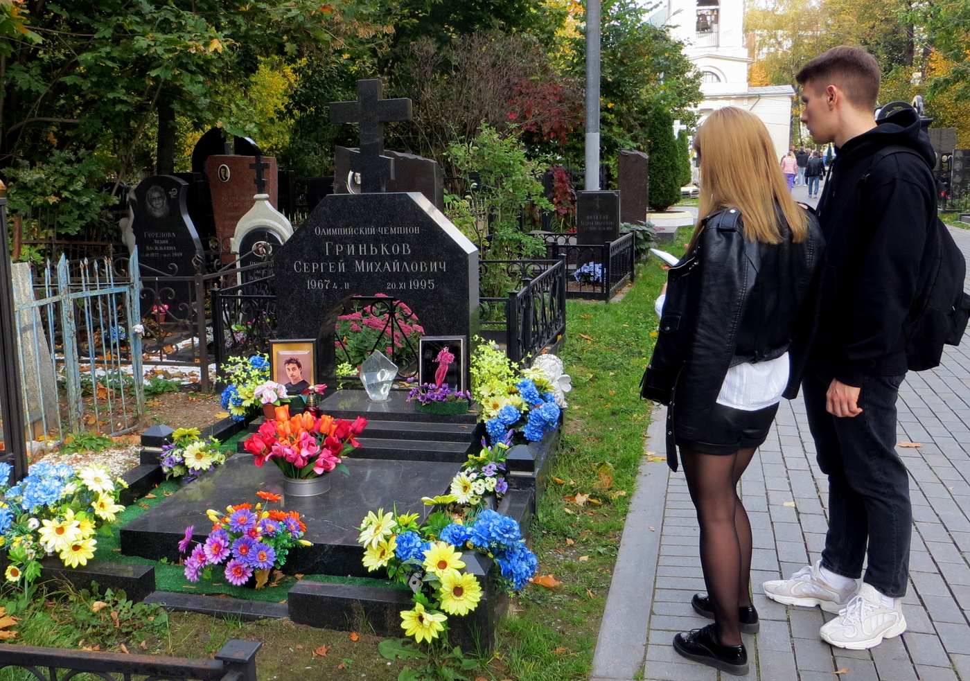 Памятник градскому на ваганьковском. Могила Сергея Гринькова на Ваганьковском кладбище. Ваганьковское кладбище могилы знаменитостей.