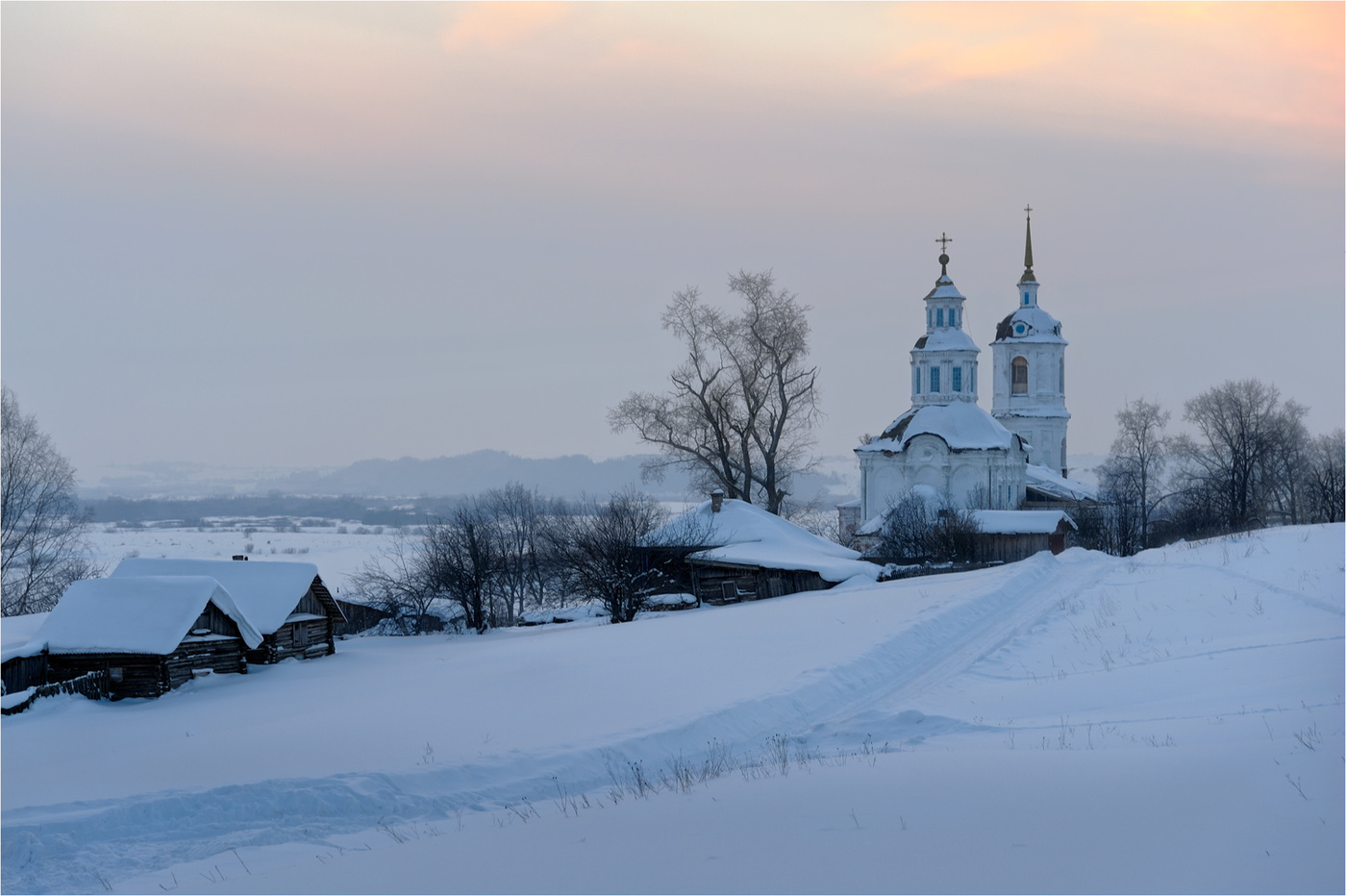 Село юрьево стоит на берегу. Юрьево Кировская область Церковь. Село Юрьево Котельничский район. Село Юрьево Кировская область Котельничский район. Юрьево Кировская область Котельничский.