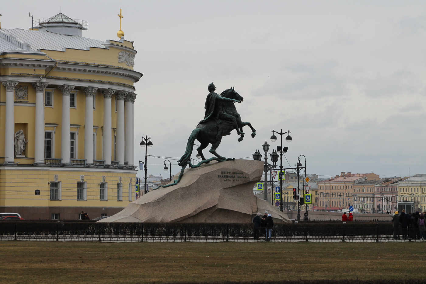 Первый петербург. Медный всадник на Сенатской площади. Медный всадник, Санкт-Петербург, Сенатская площадь. Санкт-Петербург Сенатская площадь памятника медный всадник. Сенатская ПЛОЩАДЬПАМЯТНИК ПЕТРК.